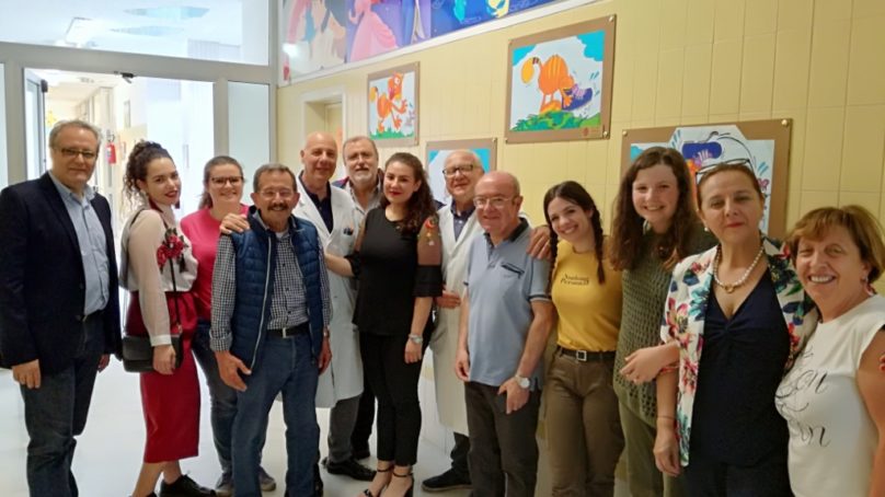 Leo club Caltagirone dona quadri al reparto di Pediatria